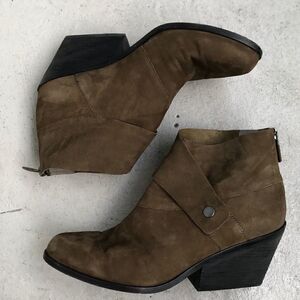 Eileen  Fisher booties